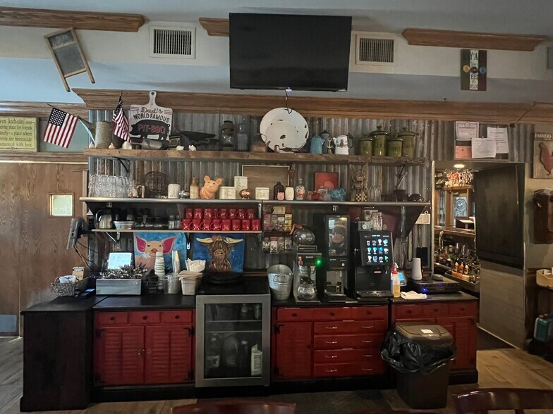 More Photos Of 49 Oakland Ave, Warwick Restaurant For Sale