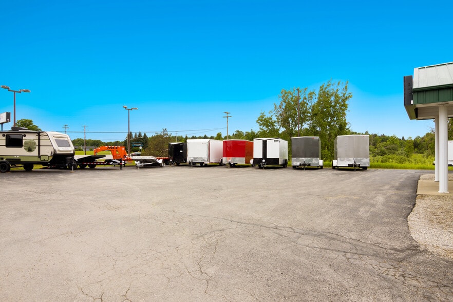 More Photos Of 981 Blue Star Dr, Traverse City Auto Repair For Sale