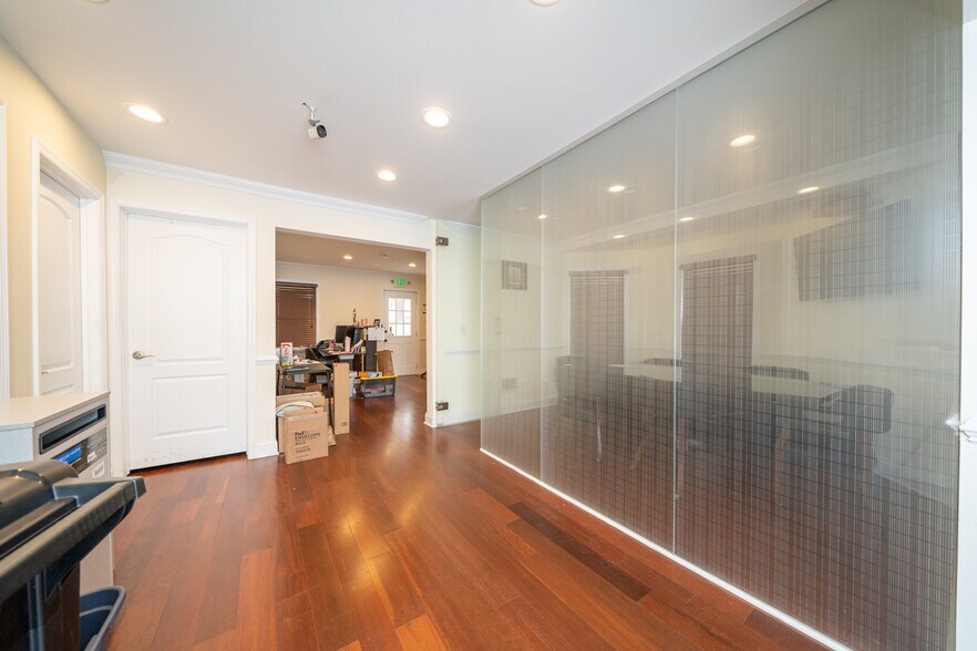 More Photos Of 224 Johnson Ave, Hackensack Office For Lease