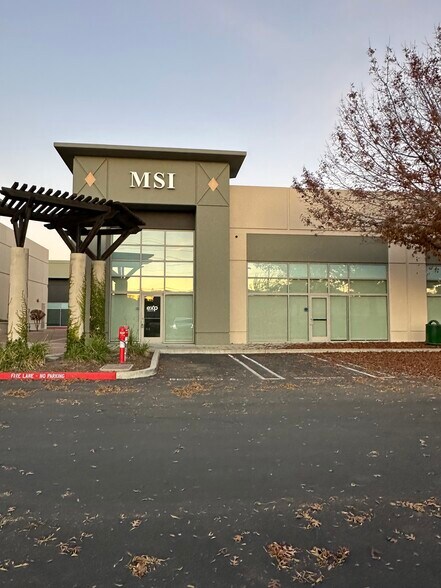 More Photos Of 9040 Brentwood Blvd, Brentwood Flex For Lease