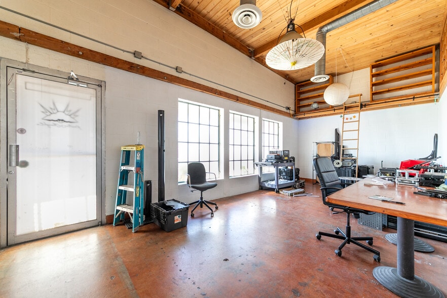 More Photos Of 12767 Saticoy St, North Hollywood Warehouse For Sale