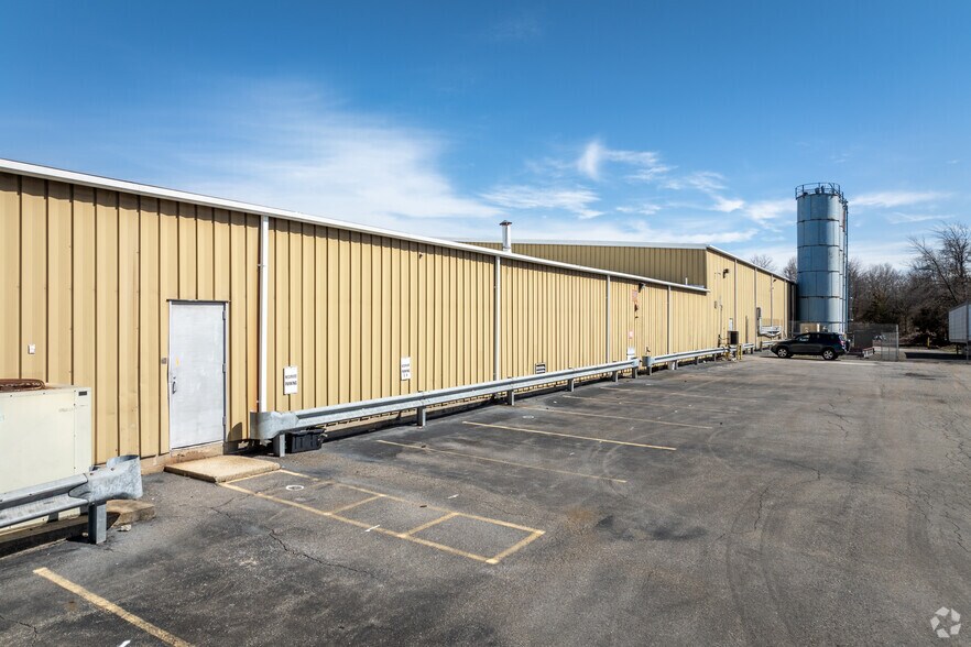 More Photos Of 68 County Line Rd, Branchburg Warehouse For Sale