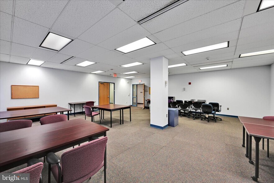 More Photos Of 19 N 6th St, Reading Office For Lease