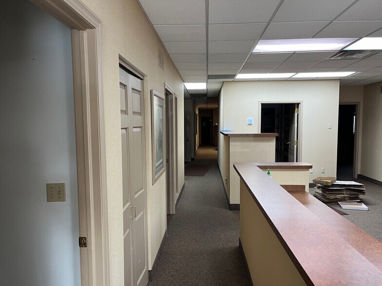 More Photos Of 503 Abbe Rd S, Elyria Office For Sale
