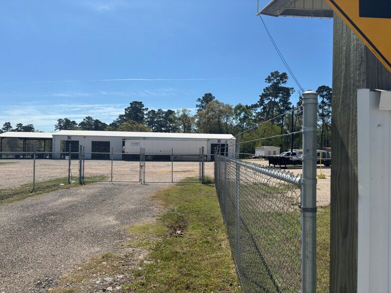 More Photos Of 13046 Highway 105 E, Conroe Industrial For Lease