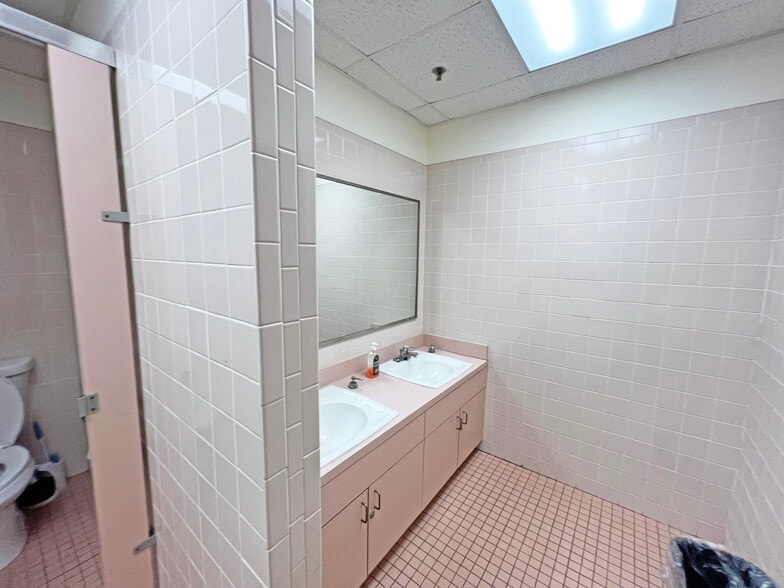 More Photos Of 2726 Burns Rd, Palm Beach Gardens Religious Facility For Sale