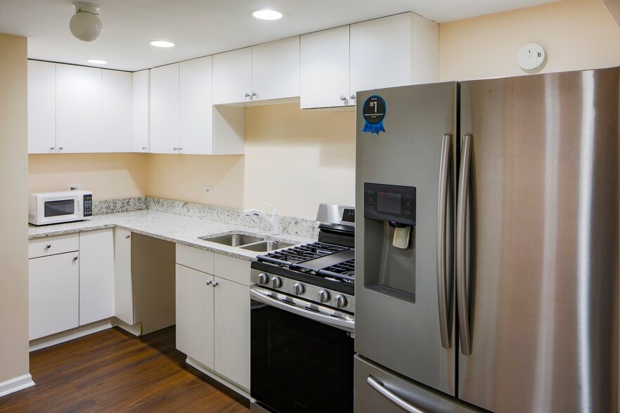 More Photos Of 1925 W Division St, Chicago Apartments For Sale