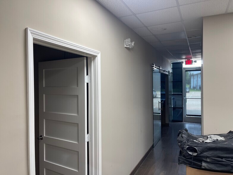 More Photos Of 22924 Kuykendahl Rd, Spring Light Manufacturing For Lease