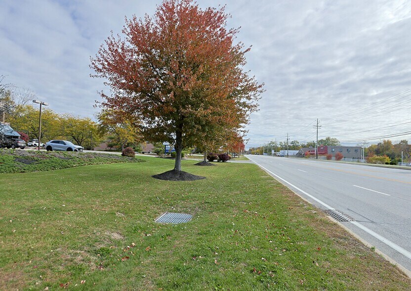 More Photos Of 633 Rt-211, Middletown Office For Sale