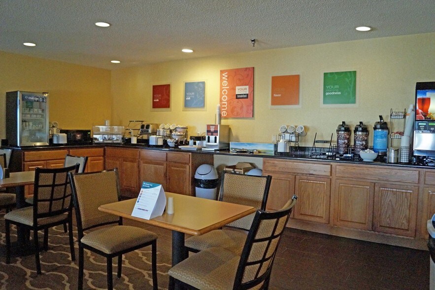 More Photos Of 670 Eagleridge Blvd, Pueblo Hotel For Sale