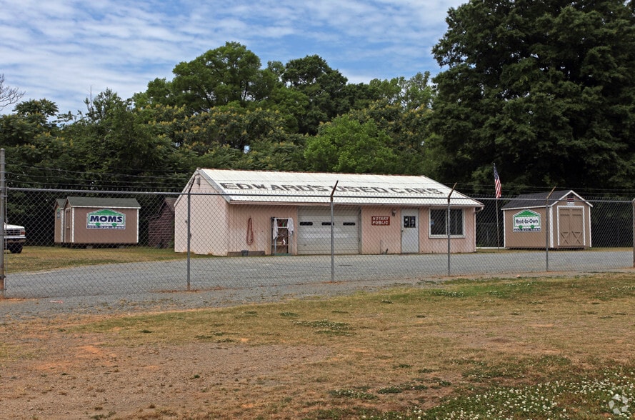 More Photos Of 2225 W Sugar Creek Rd, Charlotte Freestanding For Sale