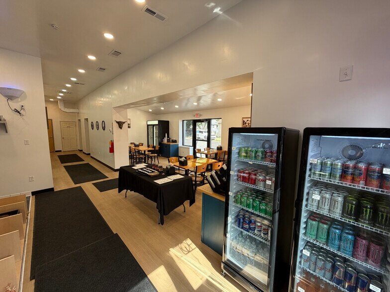 More Photos Of 706 W Jefferson St, Kokomo Storefront For Sale