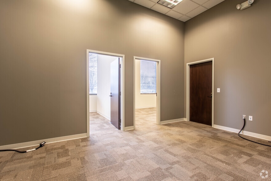 More Photos Of 3 Easton Oval, Columbus Office For Sale