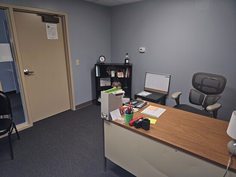 More Photos Of 97 S 4th St, Ishpeming Office For Lease