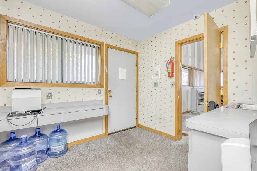 More Photos Of 8 Medical Park Dr, Pomona Medical For Sale