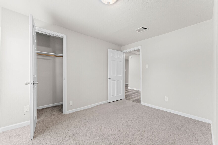 More Photos Of 6640 W Montgomery Rd, Houston Office For Sale