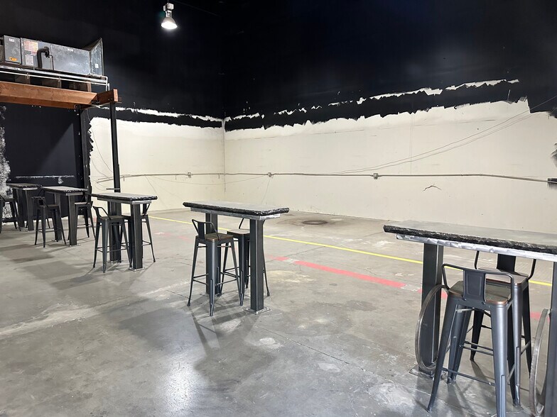 More Photos Of 720 Olive Dr, Davis Warehouse For Lease