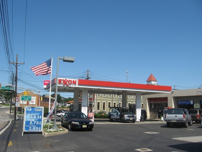 More Photos Of 19 E 33rd St, Paterson Service Station For Lease