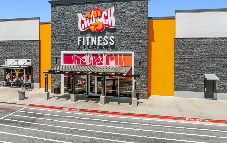 More Photos Of 1890 Ranch - 1335 E Whitestone Blvd, Cedar Park, Cedar Park General Retail For Lease