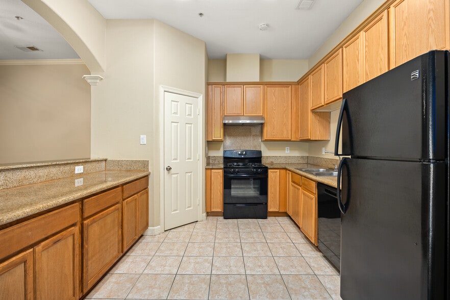 More Photos Of 12989 Bellaire Blvd, Houston Storefront For Sale