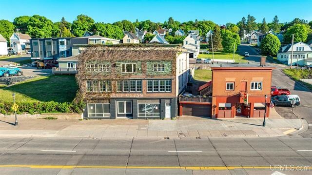 More Photos Of 407 W Memorial Dr, Houghton Freestanding For Sale