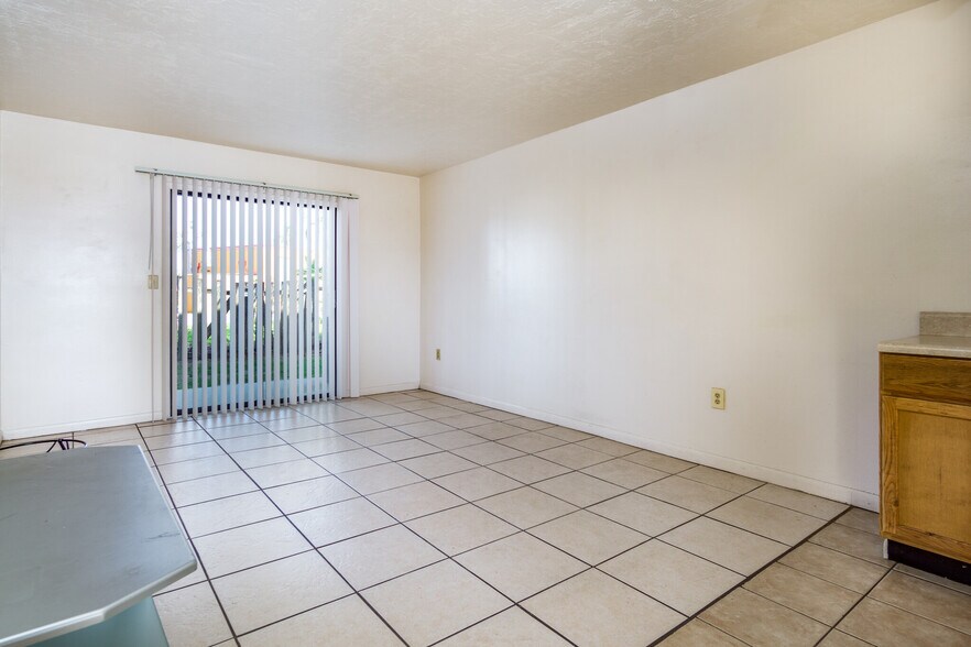 More Photos Of 2803 US Highway 27 S, Sebring Hotel For Sale