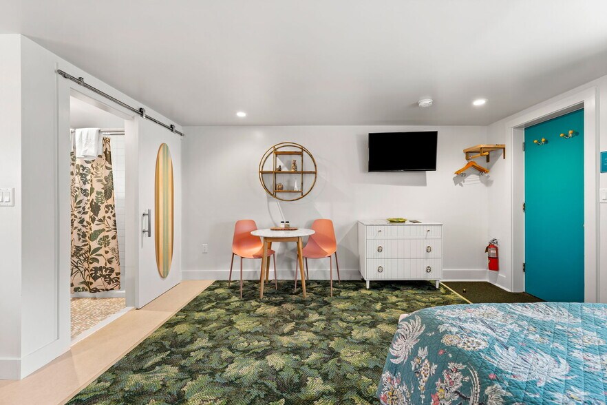 More Photos Of 741 Ocean Blvd, Rye Hotel For Sale