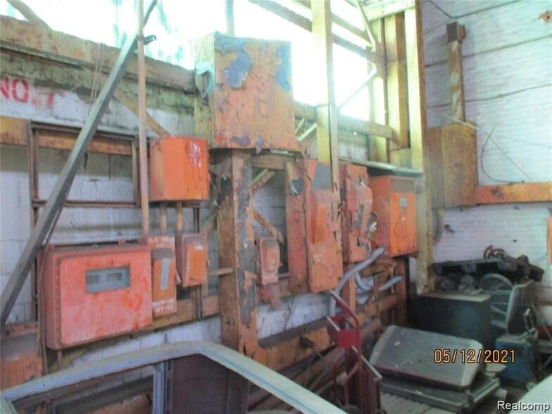 More Photos Of 7170 E McNichols Rd, Detroit Manufacturing For Sale
