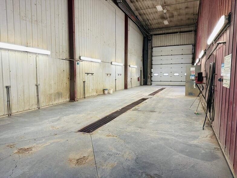 More Photos Of 785001 Township Road 785a, Rycroft Warehouse For Sale