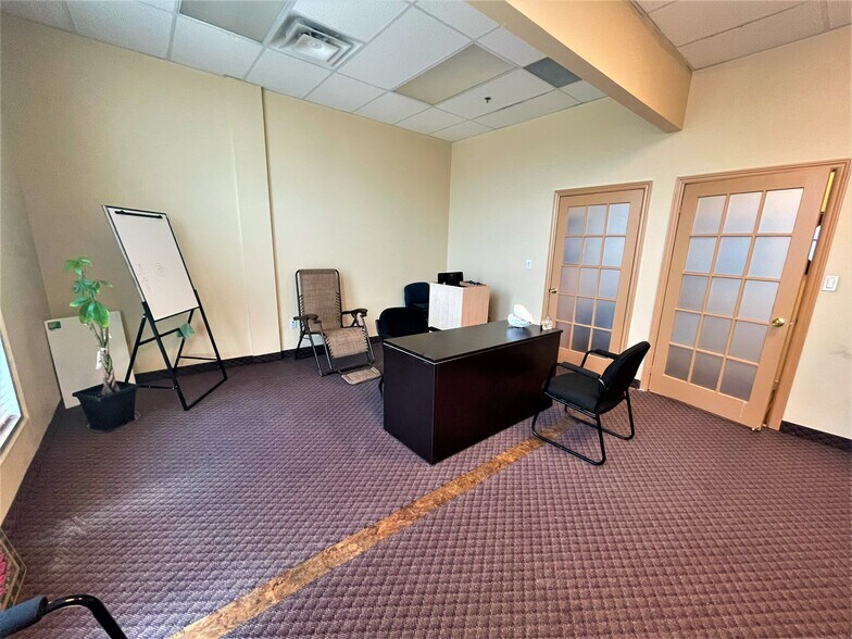 More Photos Of 2985 Drew Rd, Mississauga Office For Sale