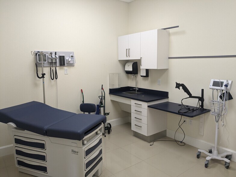 More Photos Of 2839 Carlisle Blvd NE, Albuquerque Unknown For Lease