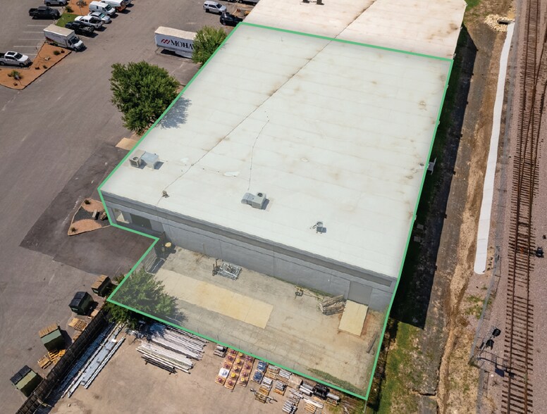 More Photos Of 2400 W Braker Ln, Austin Warehouse For Lease