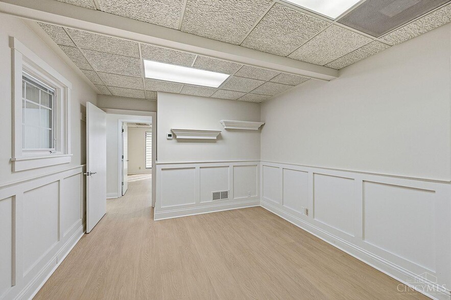 More Photos Of 347 Stanley Ave, Cincinnati Office Residential For Lease