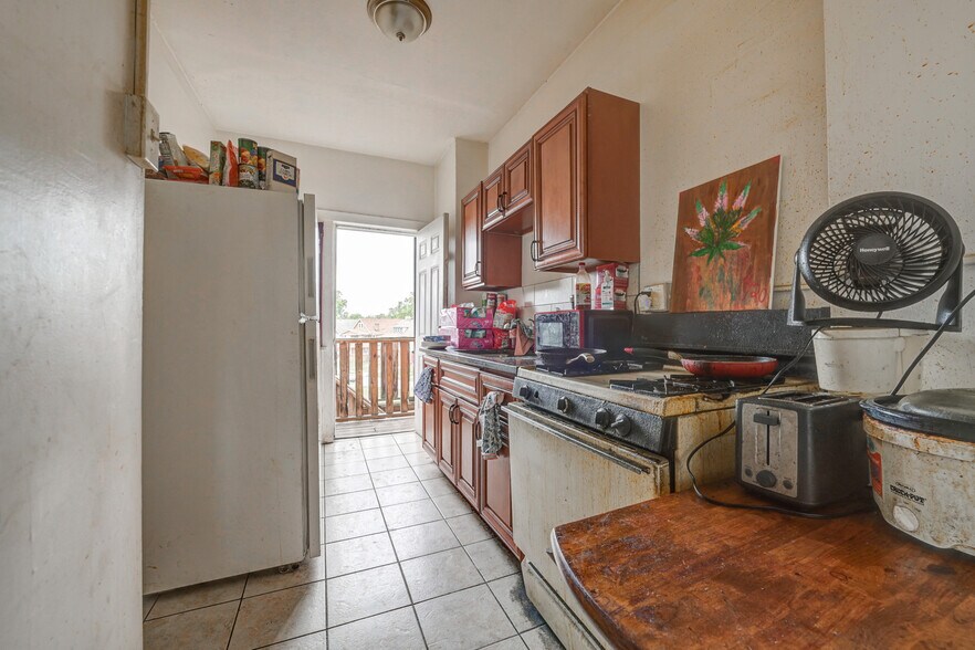 More Photos Of 14120 Superior Rd, Cleveland Multifamily For Sale