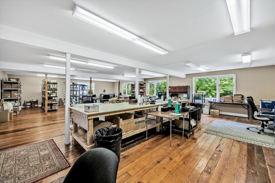 More Photos Of 28 Main St, Dennis Port Freestanding For Sale