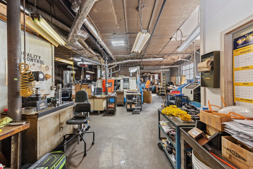 More Photos Of 3957 N Normandy Ave, Chicago Manufacturing For Sale