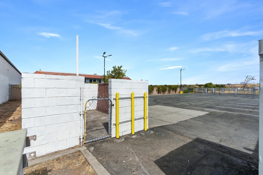 More Photos Of 4355 Sonoma Blvd, Vallejo Restaurant For Sale