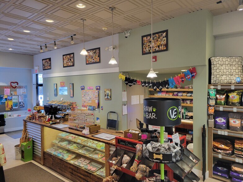 More Photos Of 21-23 S La Grange Rd, La Grange Storefront Retail Office For Sale