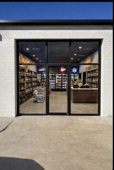 More Photos Of 8004 Glendale Farms Rd, Trussville General Retail For Lease