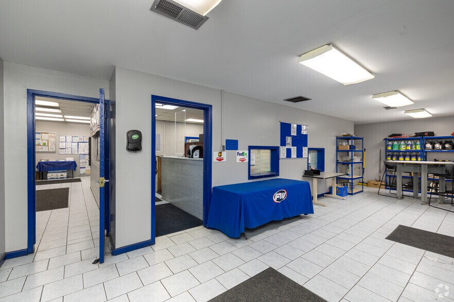 More Photos Of 4300 Church Rd, Centreville Truck Terminal For Lease