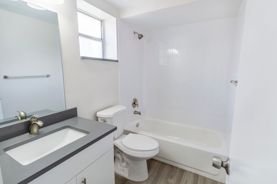 More Photos Of 8445 Springtree Dr, Sunrise Apartments For Sale