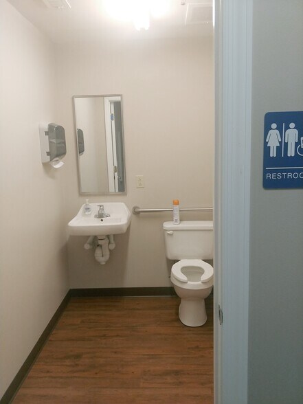 More Photos Of 150 Sam Walton Dr, Sparta Unknown For Lease