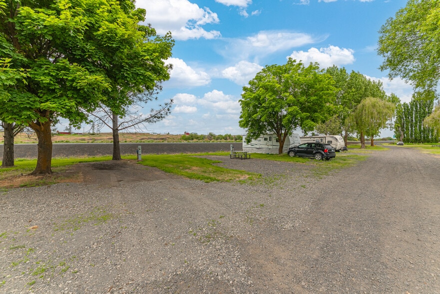 More Photos Of 14 Portland St NW, Wilbur Trailer Camper Park For Sale