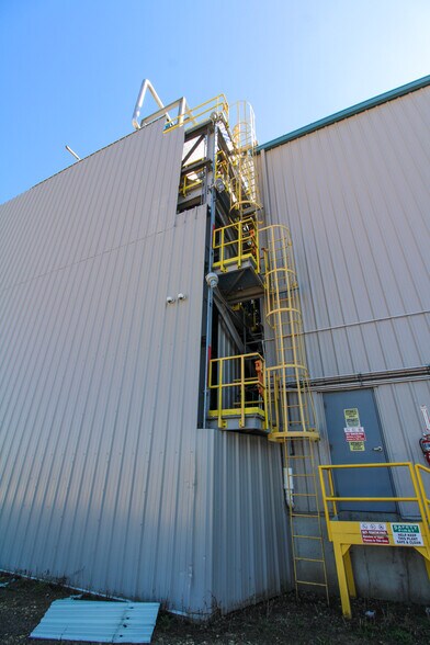 More Photos Of 5640 44th Ave S, Clinton Industrial For Sale