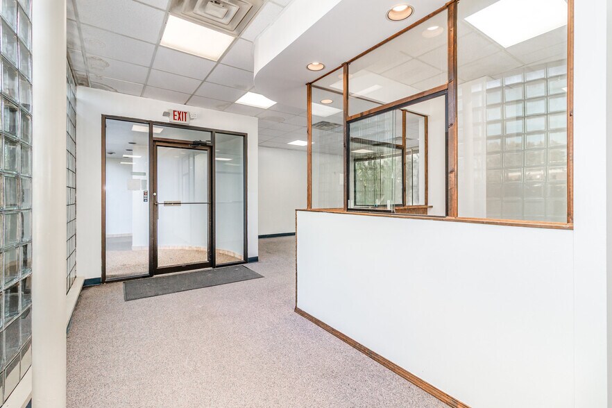 More Photos Of 10196 Springfield Pike, Cincinnati Medical For Sale