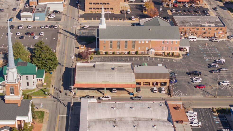 More Photos Of 318 S Green St, Glasgow Office For Sale