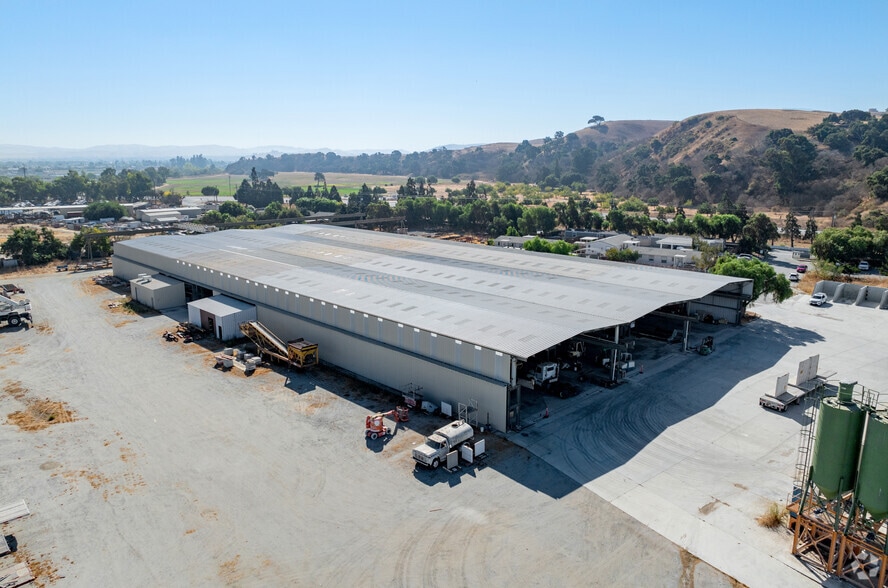 More Photos Of 2310 San Juan Rd, Hollister Manufacturing For Sale