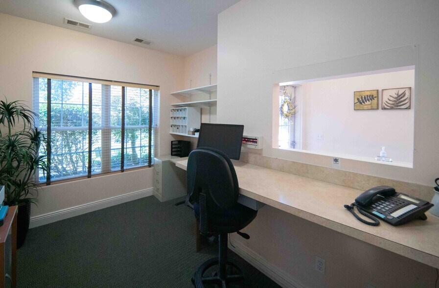 More Photos Of 3375 Blackmore Rd, Perry Light Manufacturing For Sale