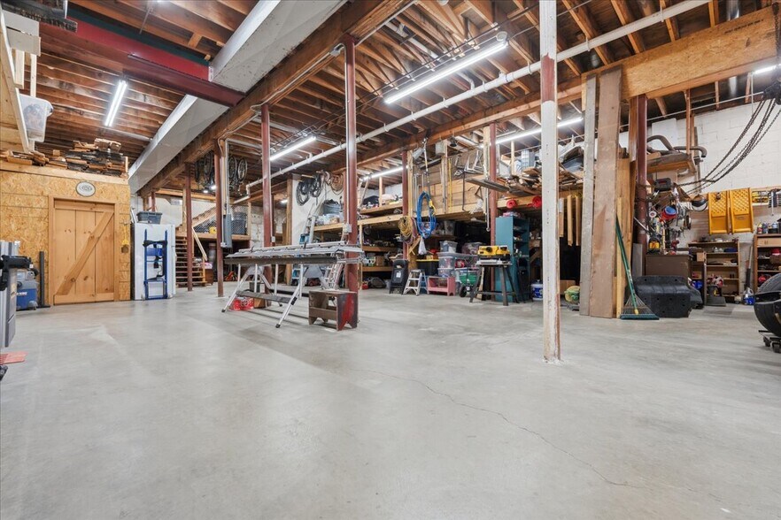 More Photos Of 1515 Washington Blvd, Belpre Manufacturing For Sale