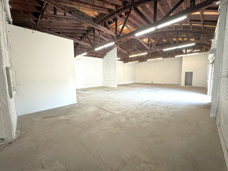 More Photos Of 6080 S Hoover St, Los Angeles Unknown For Lease